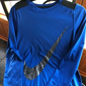 Nike dri fit long sleeve shirt